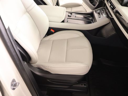 Used 2025 Lincoln Aviator 2WD image 14