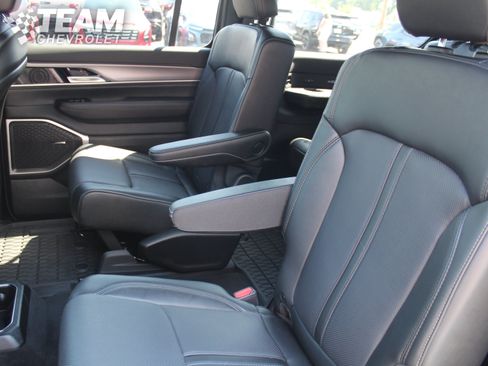 Used 2025 Jeep Wagoneer Series II AWD/4WD image 21