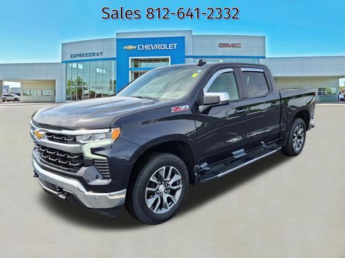 Used 2024 Chevrolet Silverado 1500 LT AWD/4WD image 3