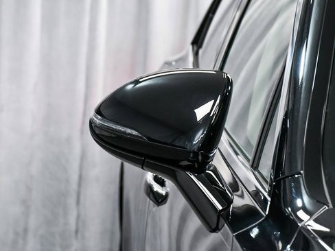 Used 2025 Genesis GV70 2.5T w/ Select Package image 67