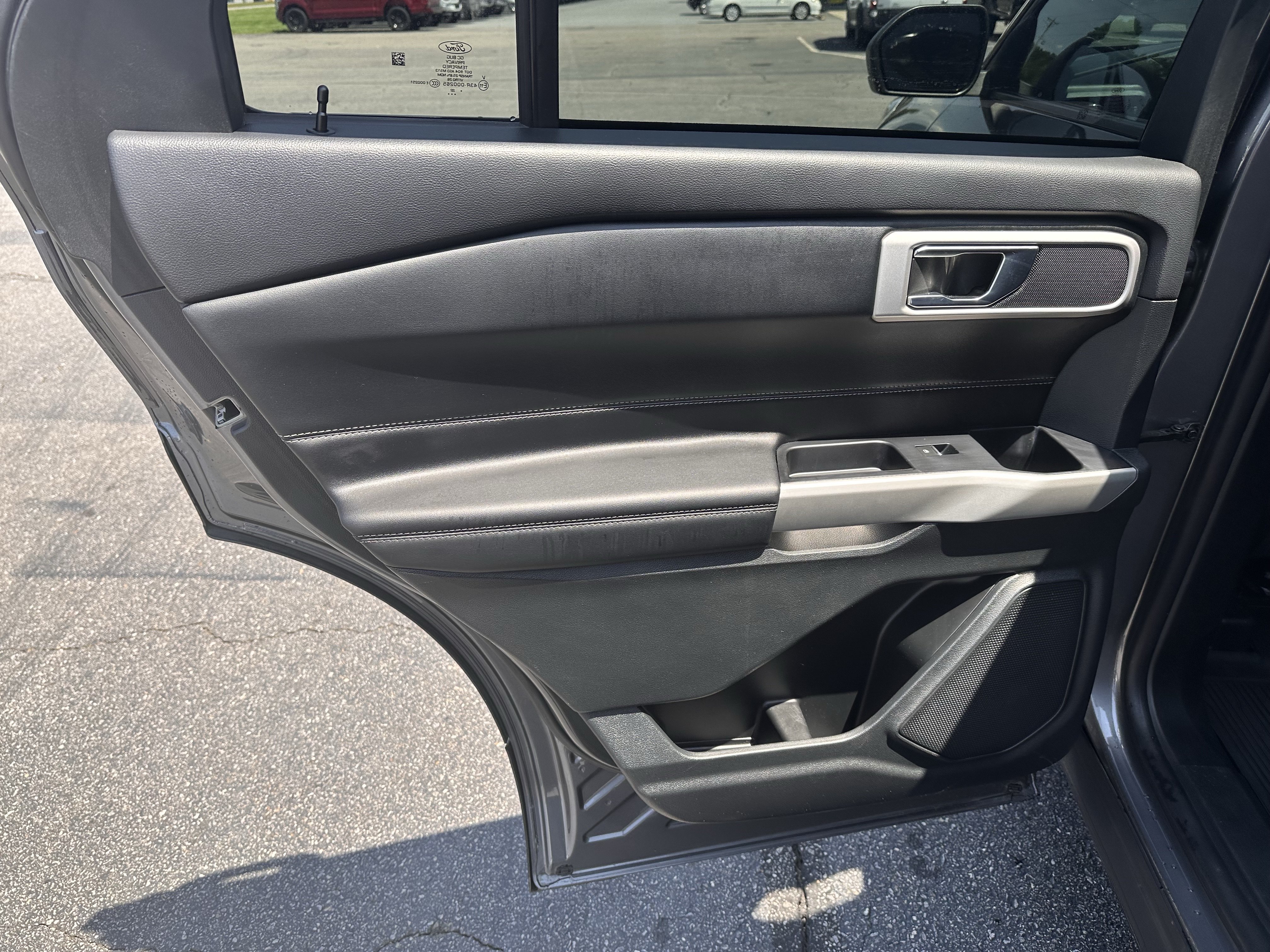 Used 2022 Ford Explorer XLT AWD/4WD image 11