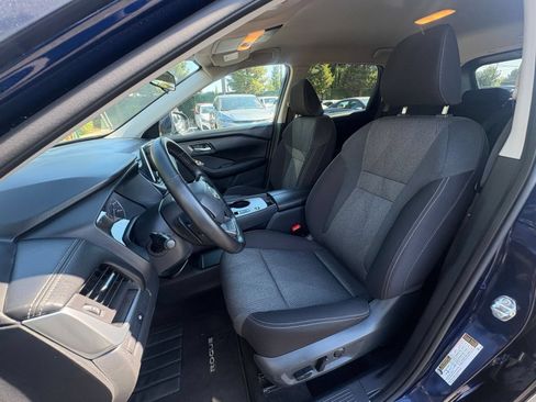 Used 2025 Nissan Rogue SV FWD image 38