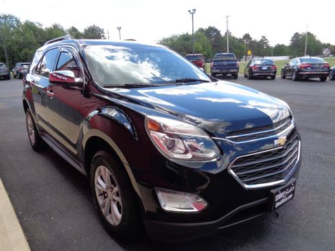 Used 2017 Chevrolet Equinox LT w/ Convenience Package AWD/4WD image 4