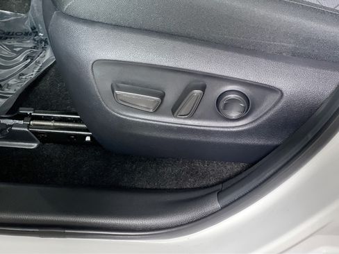 Used 2025 Toyota RAV4 XLE w/ Convenience Package FWD image 16