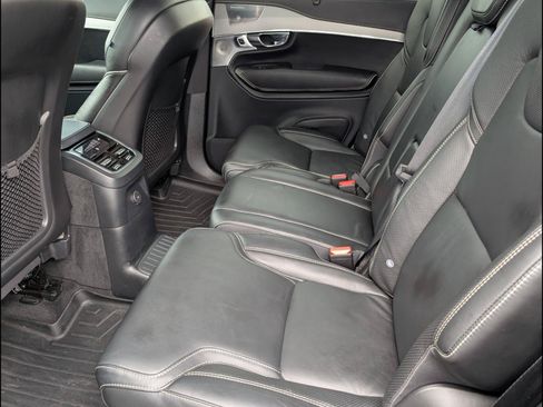 Used 2021 Volvo XC90 T8 R-Design AWD/4WD image 12