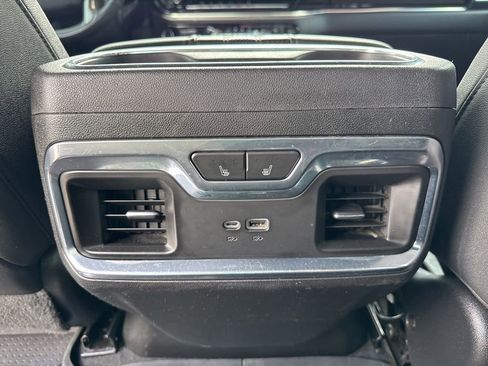 Used 2024 Chevrolet Silverado 2500 High Country w/ High Country Premium Package AWD/4WD image 25