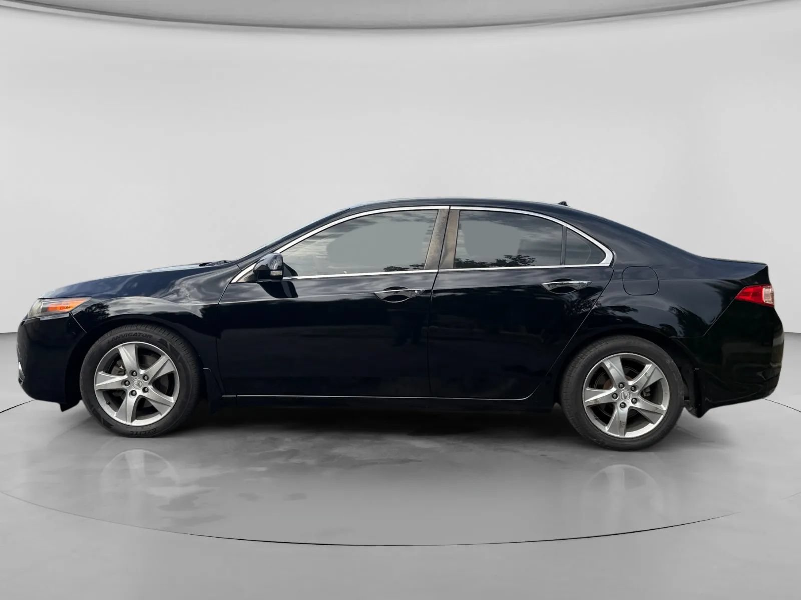 Used 2012 Acura TSX Sedan FWD image 2