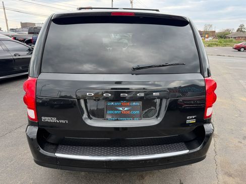 Used 2019 Dodge Grand Caravan GT image 4