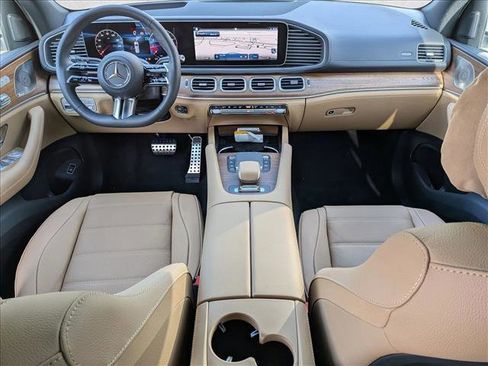 New 2026 Mercedes-Benz GLS 580 4MATIC image 13