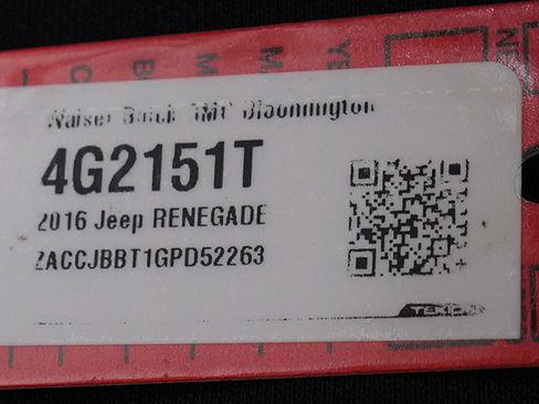 Used 2016 Jeep Renegade Latitude image 29