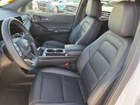 Used 2025 Chevrolet Equinox LT w/ Convenience Package II image 16