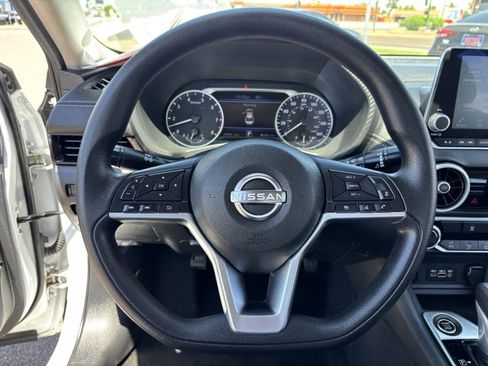 Certified 2024 Nissan Sentra SV FWD image 27