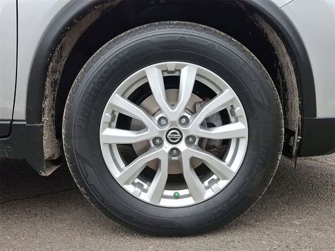 Used 2020 Nissan Rogue SV image 26