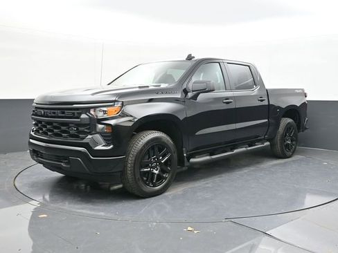 New 2026 Chevrolet Silverado 1500 Custom w/ LPO, Dark Essentials Package AWD/4WD image 4