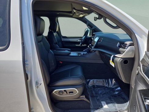 New 2026 Jeep Grand Wagoneer L 4WD image 28