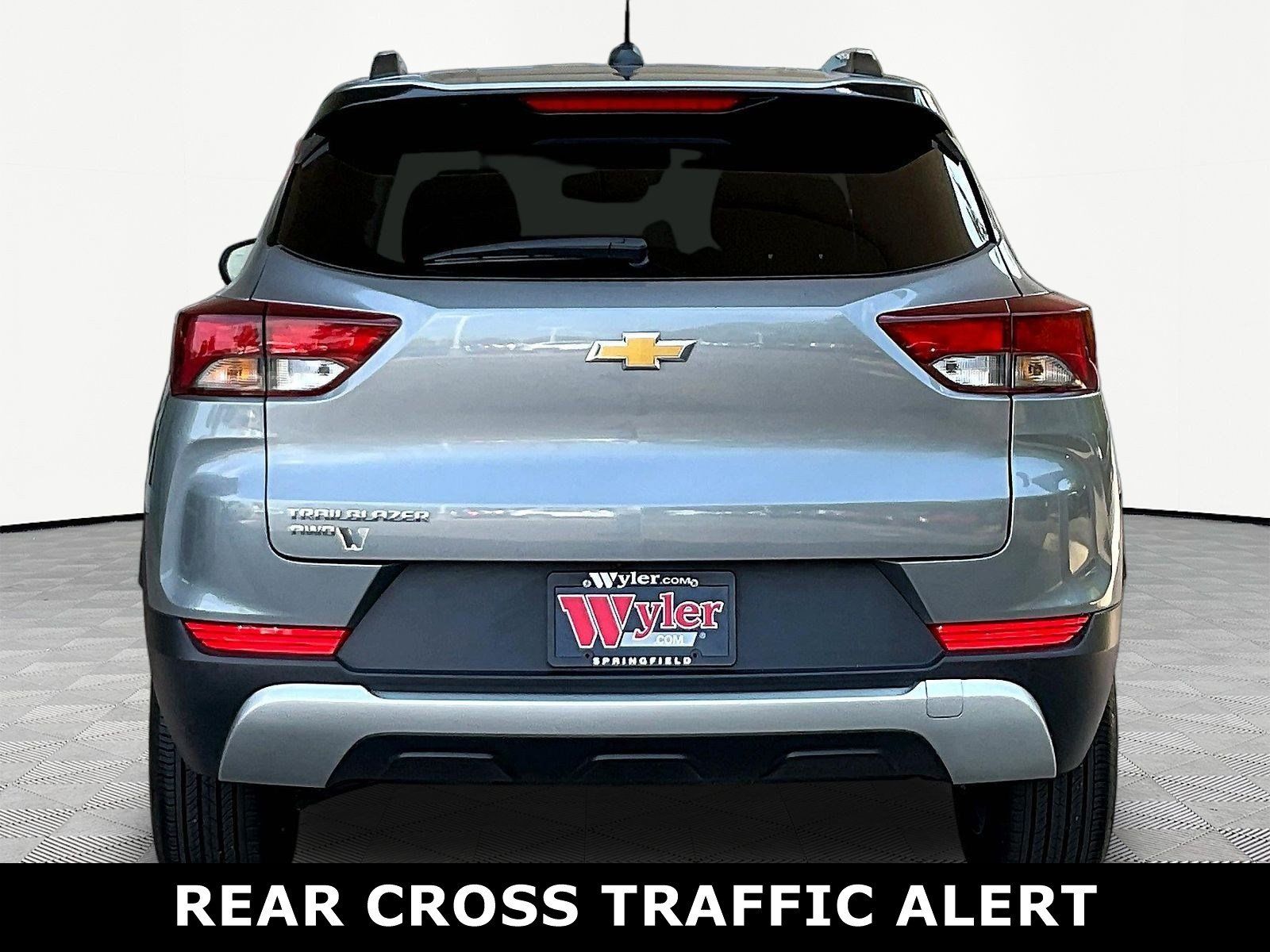 Used 2023 Chevrolet TrailBlazer LT w/ Convenience Package AWD/4WD image 5