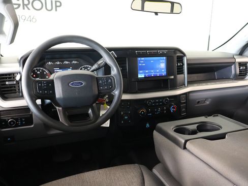 Used 2024 Ford F250 XL w/ STX Appearance Package AWD/4WD image 2