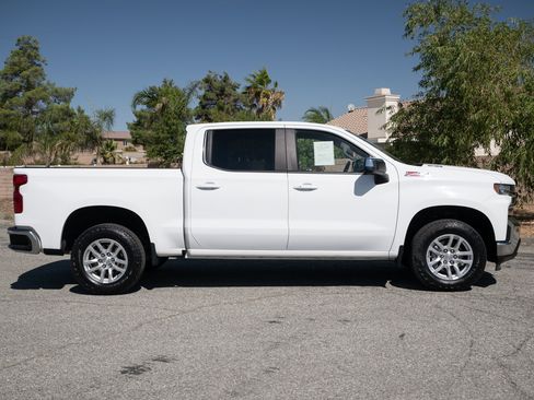 Used 2021 Chevrolet Silverado 1500 LT image 3