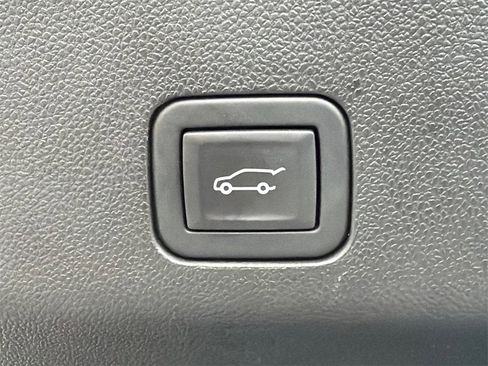 Used 2025 Chevrolet Suburban LT w/ Comfort Package image 19