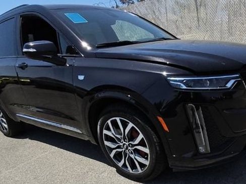 Used 2024 Cadillac XT6 Sport w/ Platinum Package AWD/4WD image 2