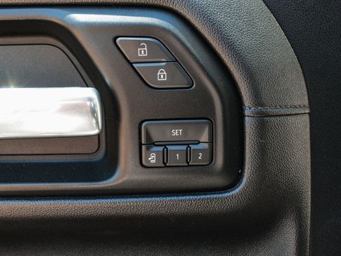 Used 2019 GMC Sierra 1500 Denali w/ Denali Ultimate Package AWD/4WD image 9