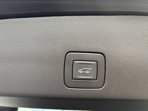 Used 2023 Buick Encore GX Essence w/ Experience Buick Package AWD/4WD image 17
