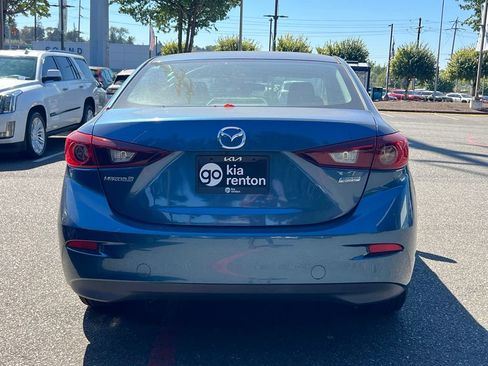 Used 2017 MAZDA MAZDA3 Sport FWD image 6