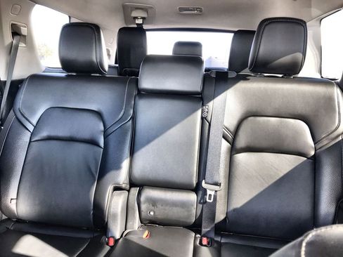 Used 2023 Nissan Pathfinder SL image 22