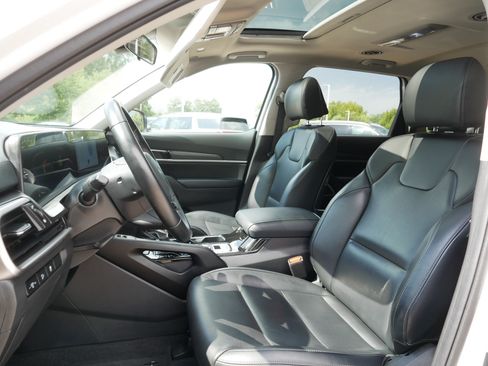 Certified 2024 Kia Telluride S w/ S Sunroof Package AWD/4WD image 35