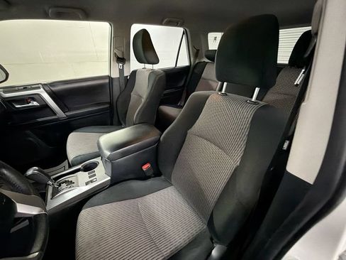 Used 2016 Toyota 4Runner SR5 RWD image 17