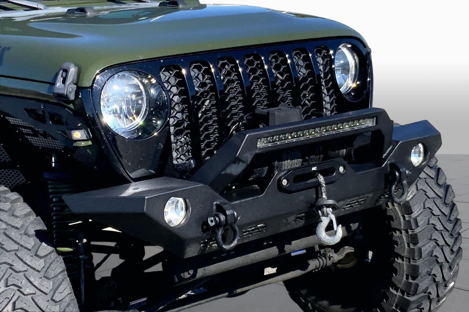 Used 2023 Jeep Gladiator Mojave AWD/4WD image 26