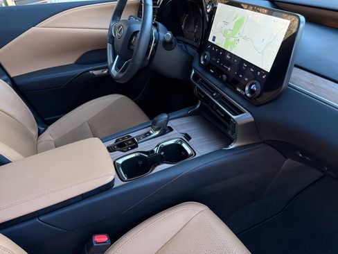Used 2023 Lexus RX 350h image 18
