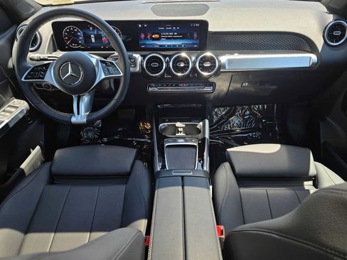 Used 2026 Mercedes-Benz GLB 250 4MATIC image 18