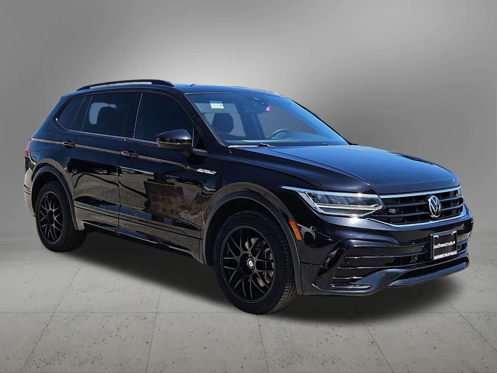 Used 2023 Volkswagen Tiguan SE R-Line FWD image 7