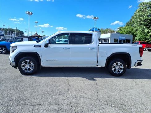 Used 2025 GMC Sierra 1500 SLT AWD/4WD image 6