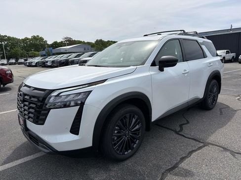 New 2026 Nissan Pathfinder SL w/ SL Premium Package AWD/4WD image 1