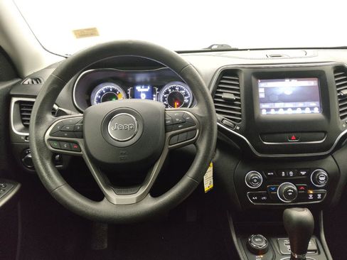 Used 2020 Jeep Cherokee Latitude AWD/4WD image 22