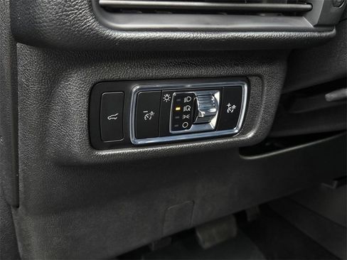 Used 2024 Lincoln Corsair Reserve image 18