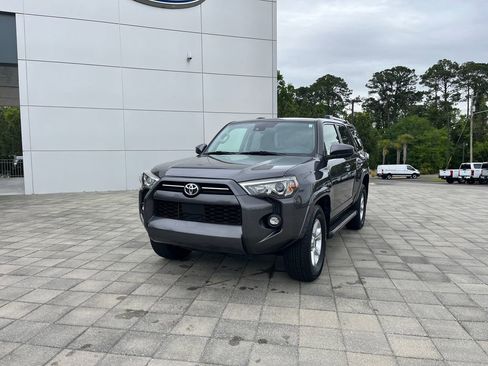 Used 2022 Toyota 4Runner SR5 RWD image 2