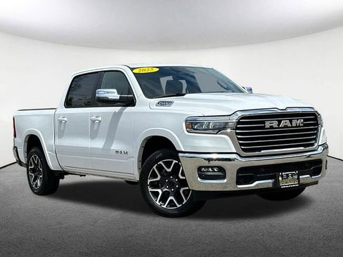 Used 2025 RAM 1500 Laramie AWD/4WD image 2