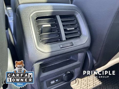 Used 2023 Volkswagen Tiguan SE w/ Panoramic Sunroof Package FWD image 31