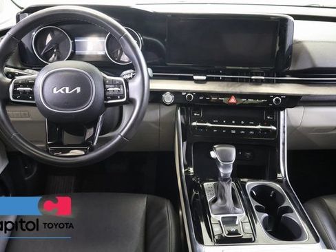 Used 2024 Kia Carnival EX FWD image 13