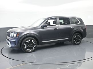 Used 2025 Kia Telluride S FWD video 2