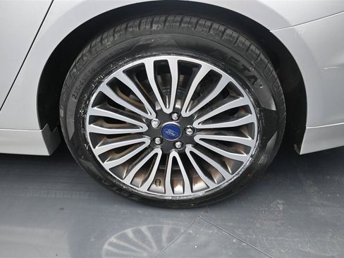 Used 2018 Ford Fusion Titanium AWD/4WD image 17
