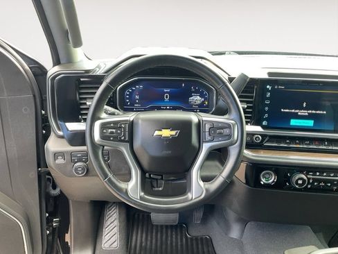 Used 2024 Chevrolet Silverado 1500 LT AWD/4WD image 12