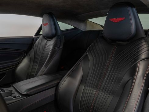 Used 2018 Aston Martin DB11 V12 RWD image 11