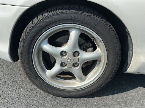 Used 1999 MAZDA MX-5 Miata RWD image 22