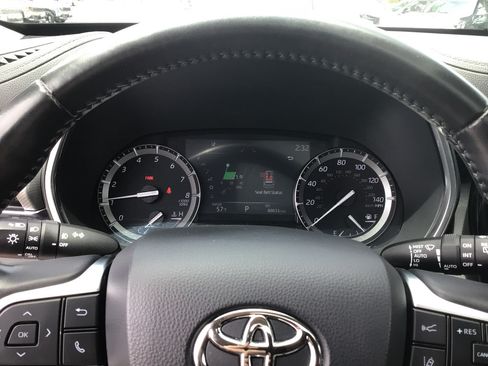 Used 2021 Toyota Highlander Platinum AWD/4WD image 8