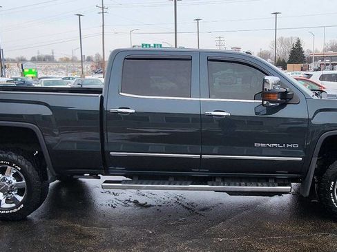 Used 2017 GMC Sierra 3500 Denali w/ Duramax Plus Package image 15