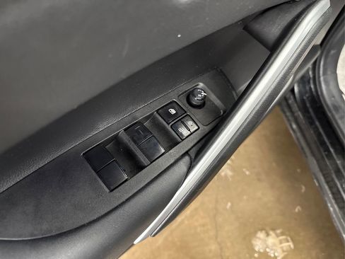 Used 2023 Toyota Corolla Cross XLE w/ Convenience Package image 36